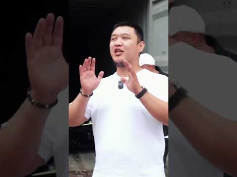 Он дал мне 5 лямов, не знал, какую тачку ему привези из Америки. И вот!!