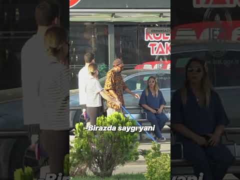 GÖRME ENGELLİ BİRİNE YARDIM EDER MİSİN? #shorts