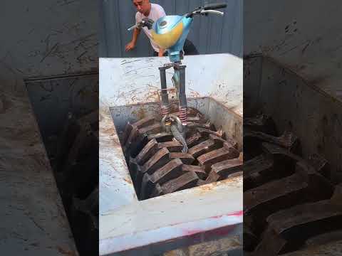 #shredding #motorcycle #car #metal #bucket #shreddermachine #metalshredder #twinshaftshreddermachine