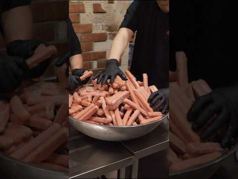 햄 사용량만 월 1톤인 햄폭탄 부대찌개? / Korean budaejjigae - Korean street food