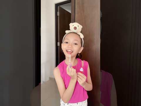 KHAIRANA SUKA BANGET PAKE LIPSTICK KUROMI #trending #shorts