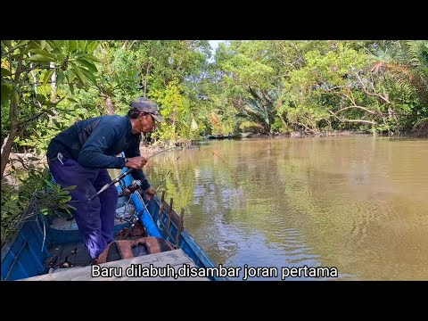 Walaupun ikannya tak ada yang besar tapi  saya masih dibuat sibuk