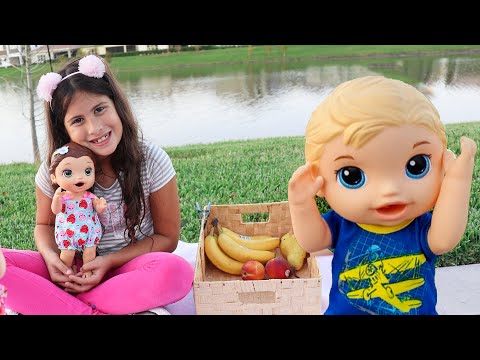 Maria Clara faz um piquenique e ganha uma caixa misteriosa!
