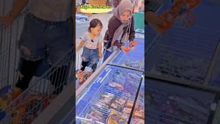 DEDEK FELIC BOLEH BELI ES KRIM KAKA ENGGA BOLEH IBU PILIH KASIH #shorts