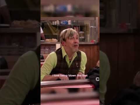 Wait for where she met her date from ??? #shorts #2brokegirls