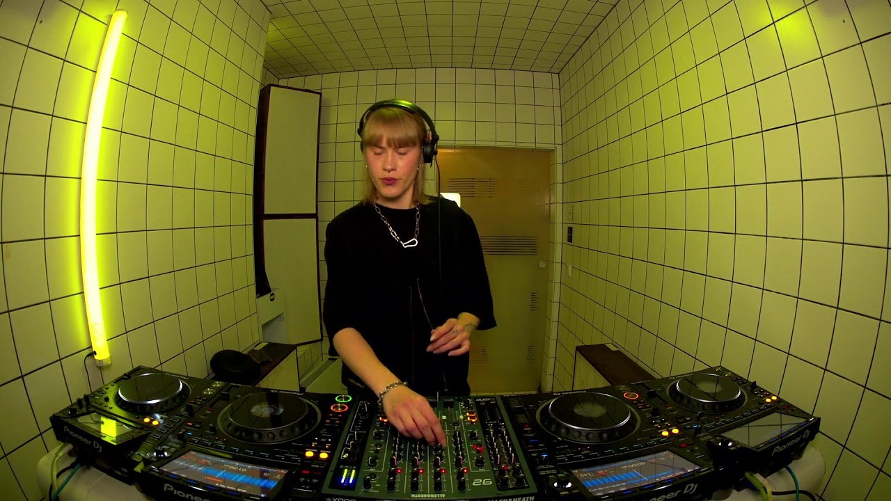 UNDERSLEPT. | HÖR – November 5 / 2025