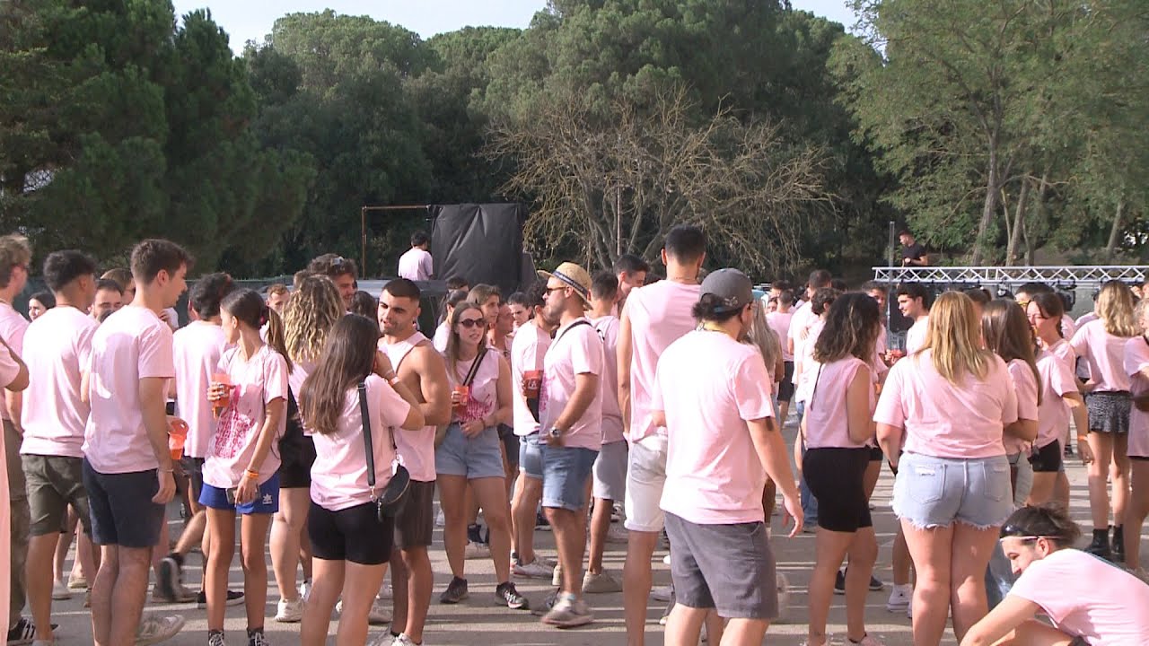 Taradell Dona El Tret De Sortida A La Festa Jove Amb El Passacarrers