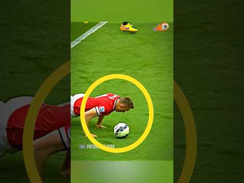 Este Futbolista dio la cara por su equipo #futbol #shorts