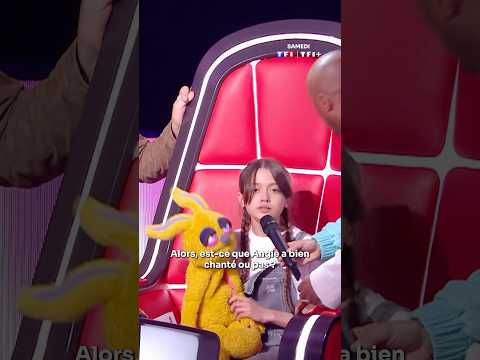 Angie fait découvrir son talent caché aux Coachs 😳