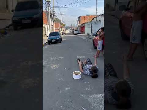 DESAFIO COLOCANDO UMA PIPA DEITADO GANHA UMA ROCA