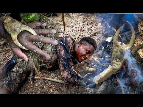 Giant Crab Catch And Cook On Open Fire (Solo Survival)