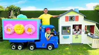 Sofia built a New Playhouse and other Adventures with friends