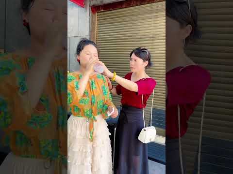 想喝水用这个方法怎么样?#搞笑视频 #曼熙 #湖北黄冈#劇情#情感#生活#shorts