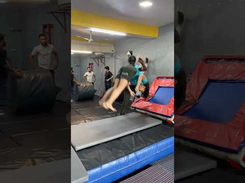 girls backflip #flyflipper #shorts #viralvideos