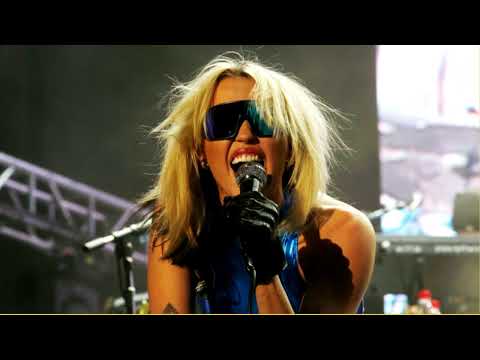 Miley Cyrus Wrecking Ball X Nothing Compares 2 U (live)