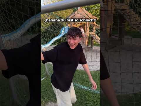 Wenn man ein netter Bruder sein willl ⚽️😂