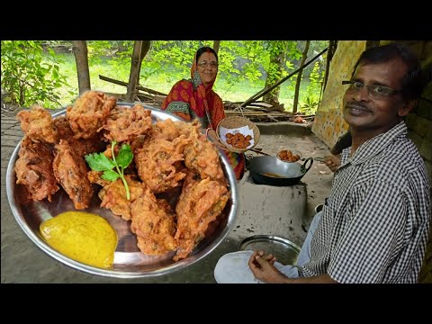 মুচমুচে আলু পকোড়া রেসিপি একবার এইভাবে বাড়িতে বানিয়ে দেখুন | Aloo Pakoda Recipe |