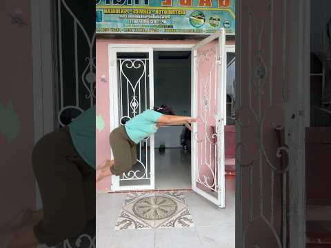 Bapak berenang Dilantai#comedy #funny  #feedshorts #shorts #ngakak #lucu #fyp