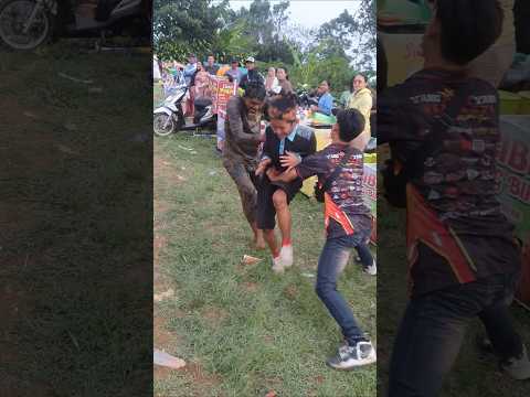 penari burung rajawali ketika kena kuda lumping #shorts #kudalumping
