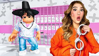 KAT ESCAPES JINU'S PRISON RUN IN ROBLOX (OBBY)