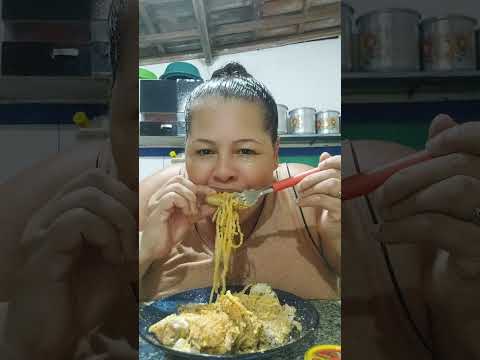 VAMOS JANTAR MEUS AMORES ESSA DELÍCIA DE COMIDA