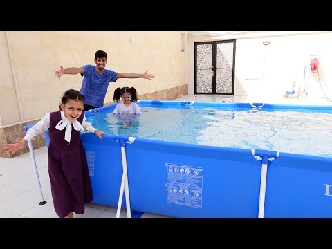 توتو لولو طبوا بملابس المدرسة في المسبح !