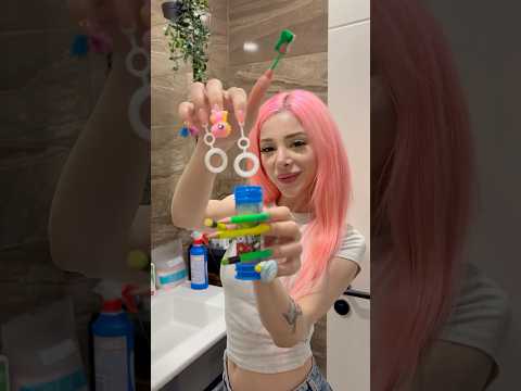 tırnaklarımda oyuncaklar var | herşeyi tırnaklarıma taktım | imkansız mı ? hayır #trendnails