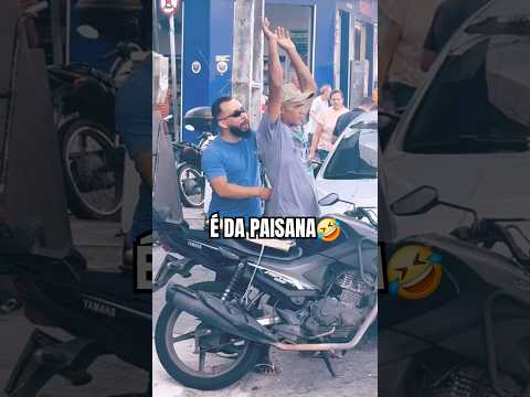 PEGADINHA VOU TE AJUDAR!!#pegadinha #pegadinhas #comedia  #humor #shortvideo #shorts #youtube