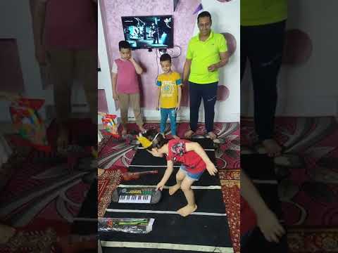 تحدي جامد اوي بين الأطفال الصغار على اللي هيكسب الالعاب الجديده ياريت اشتراك في