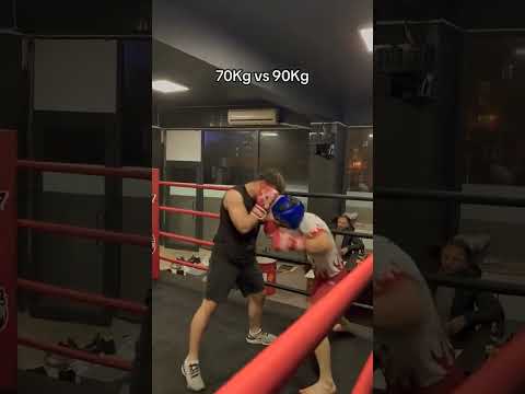 SPARRING CHOC : 90KG vs 70KG 🥊🔥 #boxing #shorts