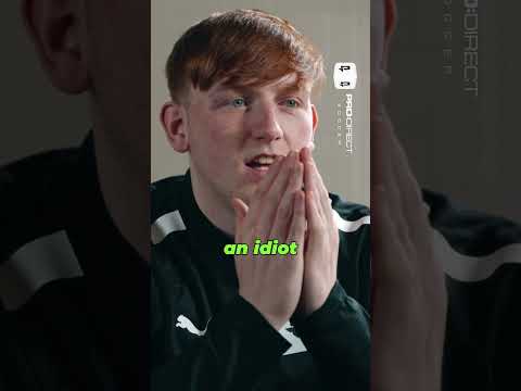 Harry Pinero gets caught peeping 👀🤣 #football #ukcomedy #puma #angryginge13 #harrypinero #mufc