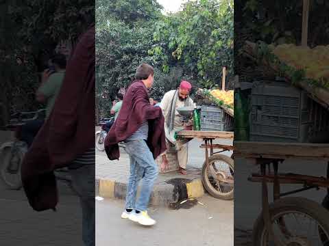 funny fruit 🍓🍑 prank #funny #humorvibes #comedyprank #comedy #vtprankofficial #fun