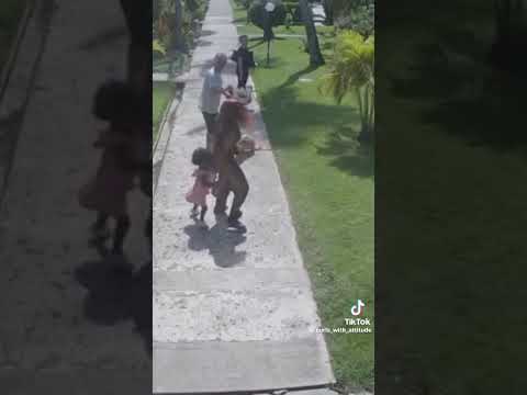 Dog bites this lady leg owner pushes lady even though his dog was wrong#pets#dogs#kids#parenting