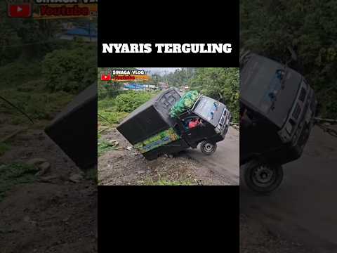 VIRAL,MOBIL L300 NYARIS TERGULING KE JURANG #viral #extrimeroad #truck #mobil #mobill300 #hillclimb