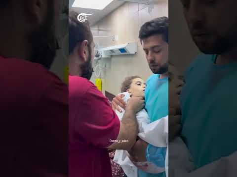 طبيب فلسطيني يتفاجأ بعائلته في المستشفى