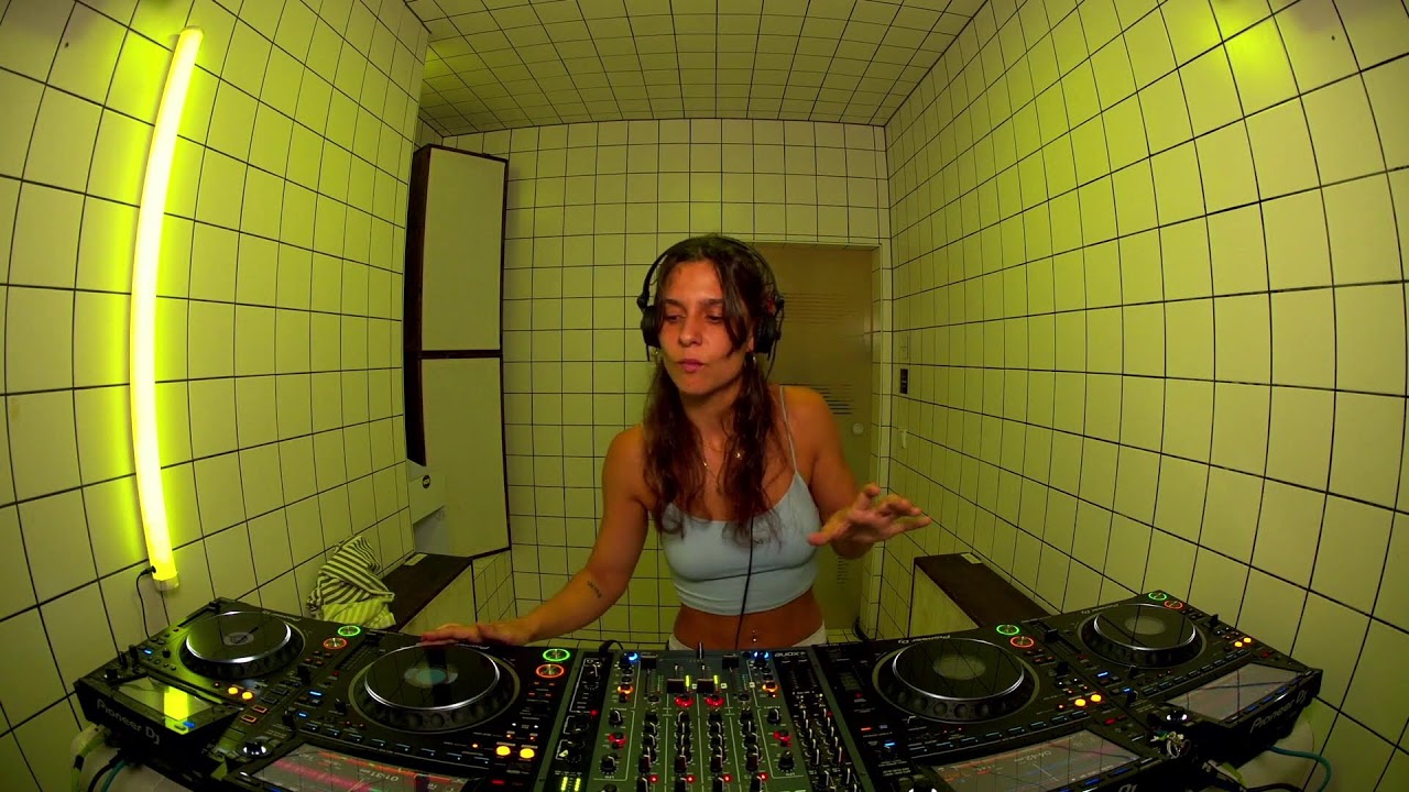 Fernweh.Madrid – Raquel X | HÖR – July 12 / 2025