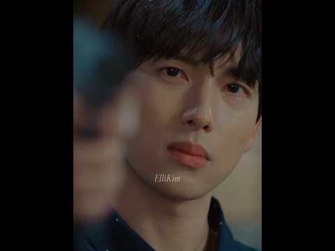 Помог ей своим способом😂Беги #беги #дорама #корейскиедорамы #kdrama #doramaedit