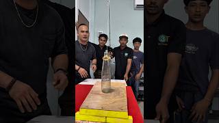 Dirikan botolnya di atas papan #berpikirsecaralogika #masterlogika #idealis92 #nexsidealis
