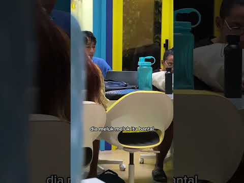 TEMEN GUA ANEH BANGET, BAWA BANTAL JELEK KEMANA-MANA