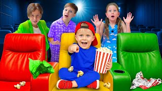 रोमा और उसके दोस्त सिनेमा में आचरण के नियम सीखते हैं