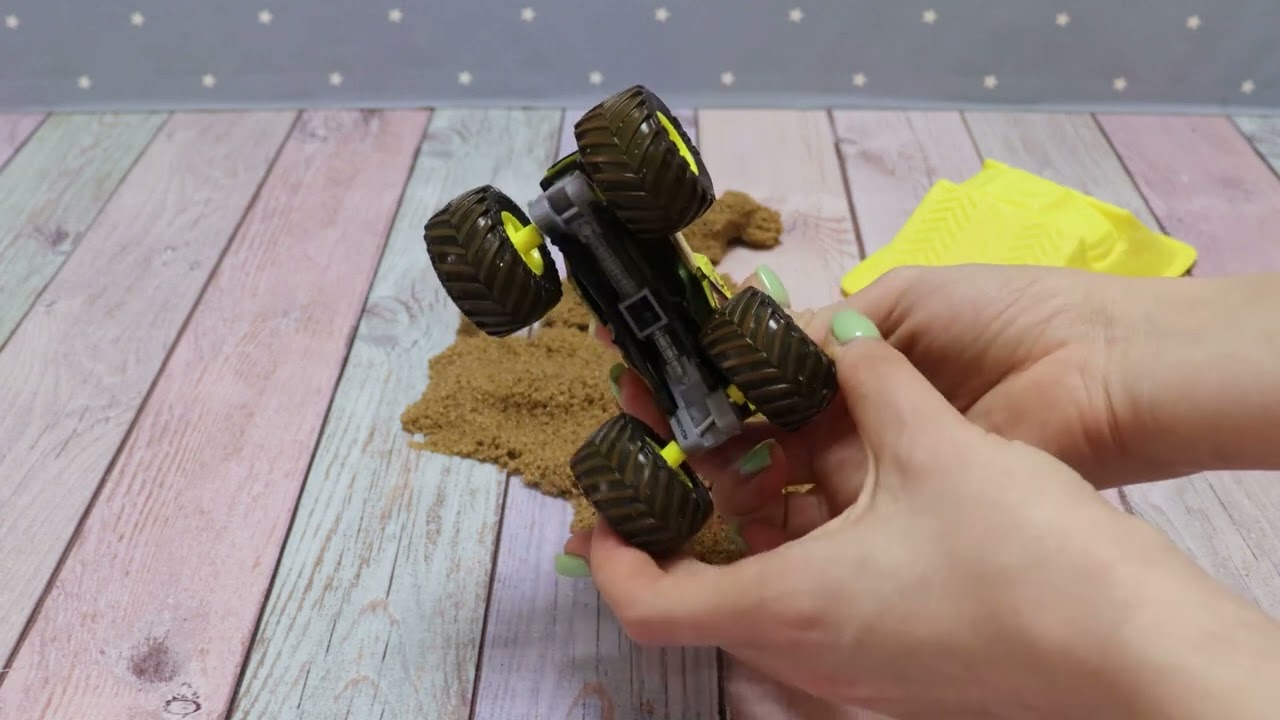 Набор игровой MONSTER JAM Earth Shaker с кинетическим песком - видео