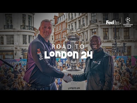 ¡Claude Makélélé asiste una interpretación sorpresa en vivo del himno de la UEFA Champions League! 🏆