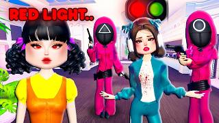 RED LIGHT GREEN LIGHT Challenge In Dress To Impress..