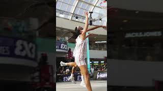 Good luck keeping up with Fernanda Ovalle! 😮‍💨🇨🇱 #3x3WSEdmonton #3x3WS