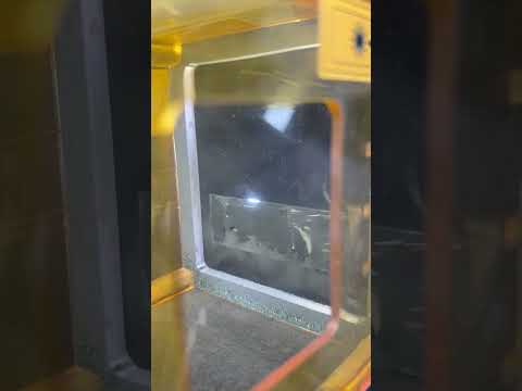 I use laser marking to help my colleagues print their favorite food on the car