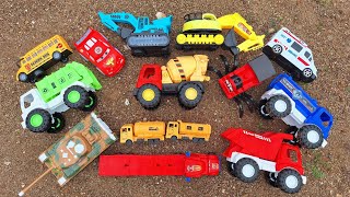 Menemukan Mobil Mainan Baru, Mobil Molen, Kereta Api, Truk Pasir, Damkar, Excavator, Bus Tayo, Crane