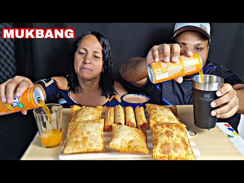 PASTEL DE FRANGO C/CATUPIRY, QUEIJO, ENROLADO DE SALSICHA E FANTA LARANJA (MUKBANG) *NÃO É ASMR*