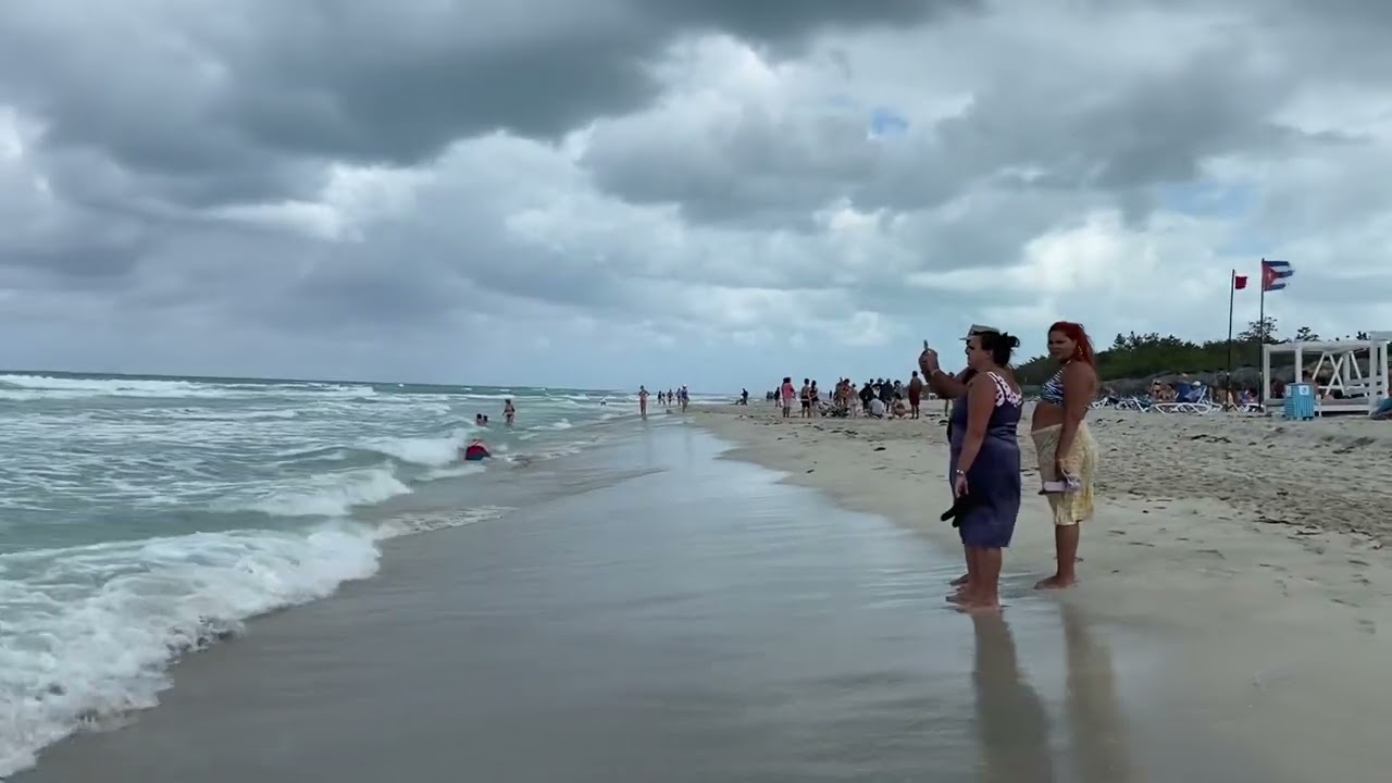CUBA beach walk