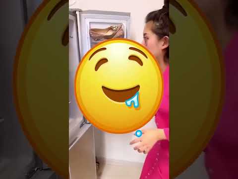 Ela acordou depois de uma noite louca e encontrou ISTO debaixo do cobertor! 😱👱‍♀️