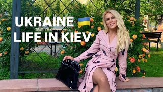 Ukraine 🇺🇦Life in Kiev. August 24, 2025. The Streets of Kiev, Ukraine. Streets Scenes.